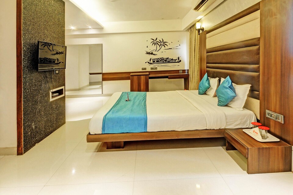 OYO 4285 Paldi, Ashram Road Ahmedabad, Ahmedabad