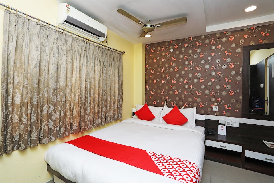 OYO 718 Hotel Saad, Park Circus Kolkata, Kolkata