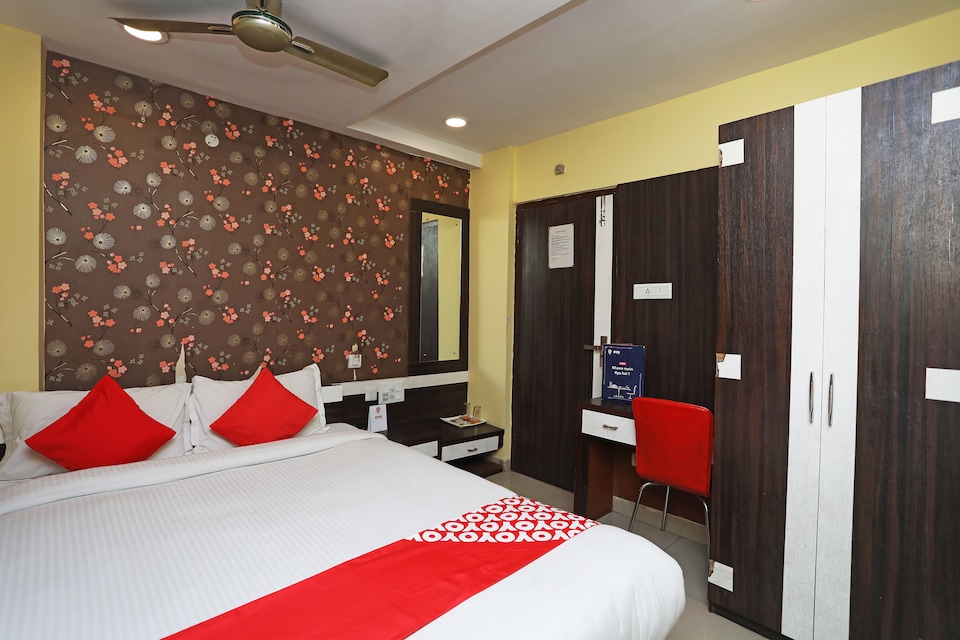 OYO 718 Hotel Saad, Park Circus Kolkata, Kolkata
