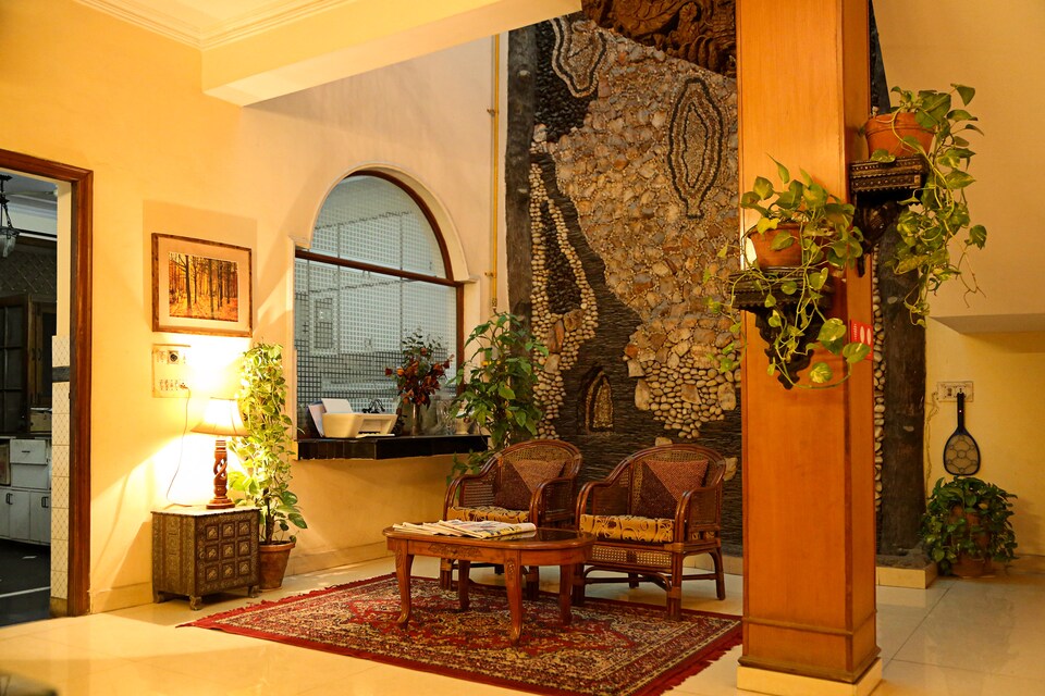 OYO 4297 AVON PALACE, Noida City Metro, Noida