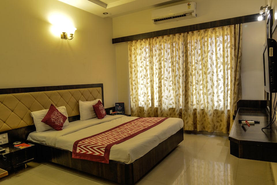 OYO 4299 Hotel Ganpati Palace, Shirdi, Shirdi