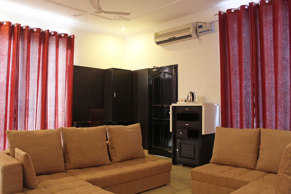 OYO 4333 Home Stay Midwood Breeze, Abhimanyu Cricket Academy, Dehradun