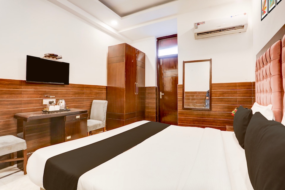 Collection O Mahipalpur Near Airport Formerly Jindal Palace, Airport Delhi, Delhi Transit