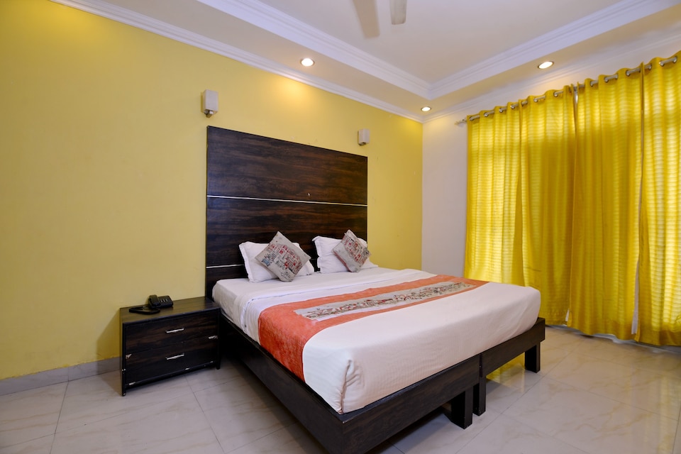 Collection O Huda City Centre Near Appu Ghar, HUDA CENTRE 1, Gurgaon