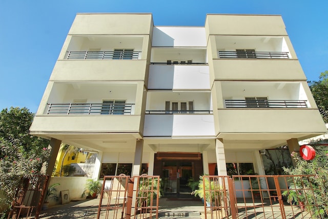 Hotel O The Mangrove Wood Residency