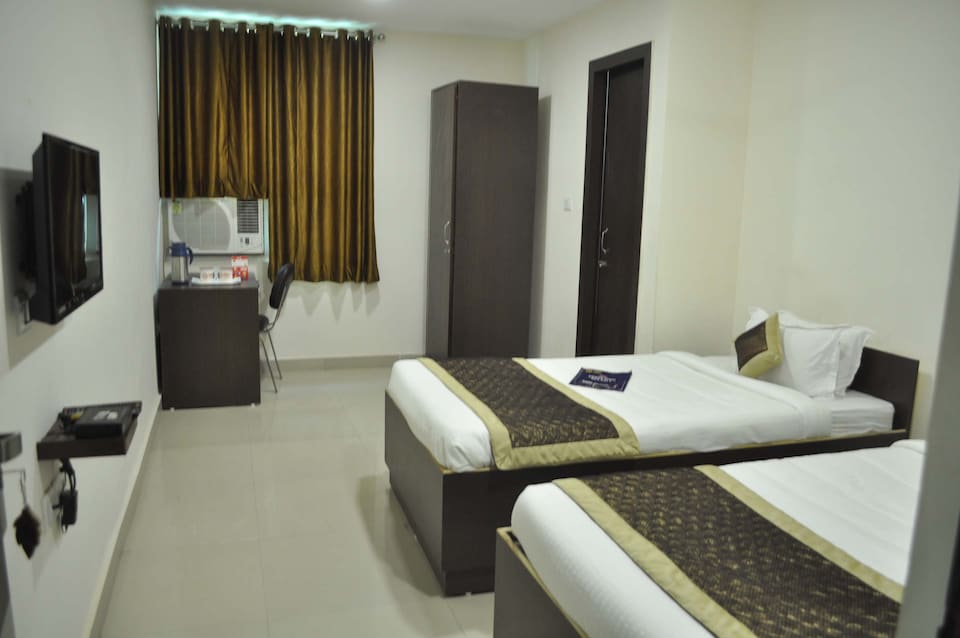 OYO 4372 The Avr Hotels & Banquets, Bailey Road, Patna