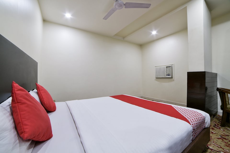 OYO Imax Inn Near Charminar, Abids, Hyderabad