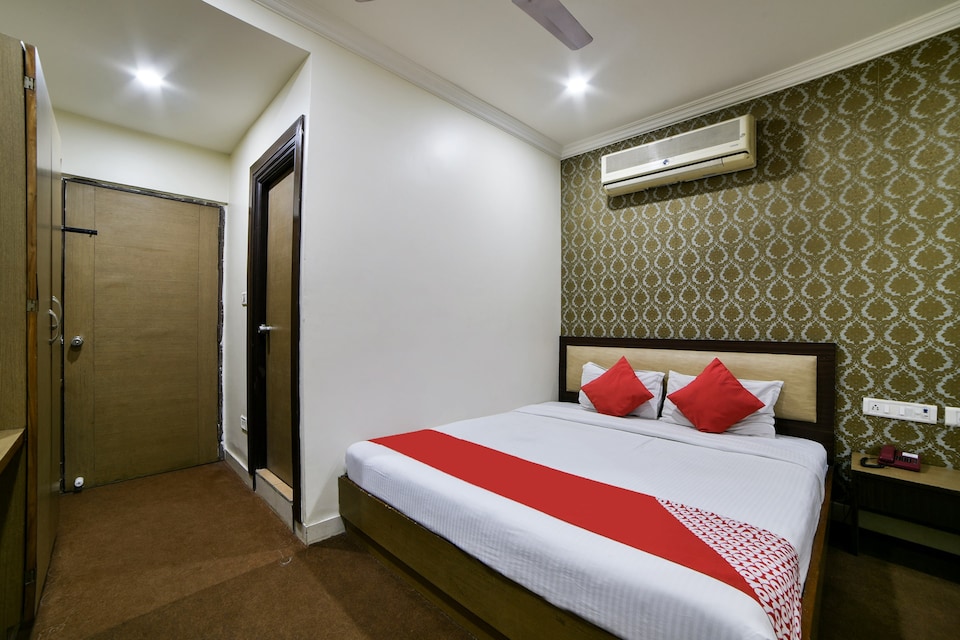 OYO Imax Inn Near Charminar, Abids, Hyderabad