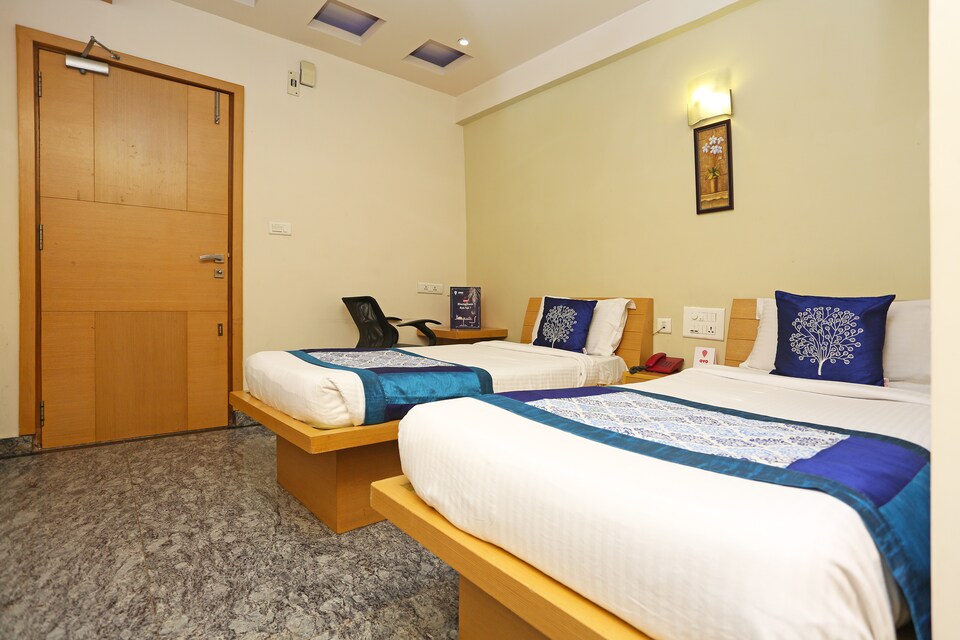 OYO 732 DLF, Gachibowli-II, Hyderabad