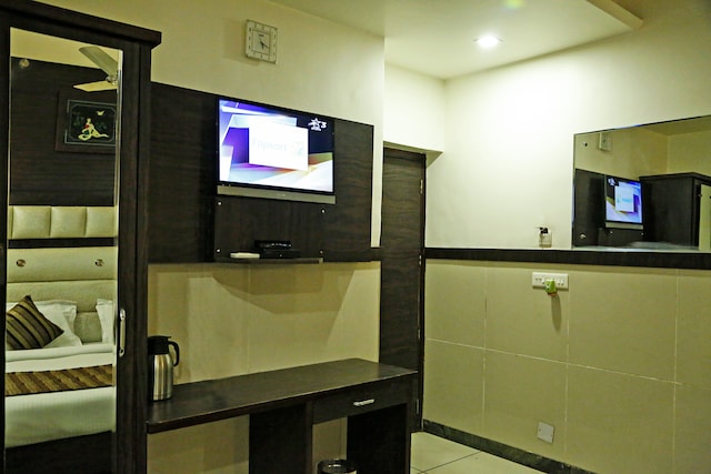 OYO Hotel Satyam Lodge