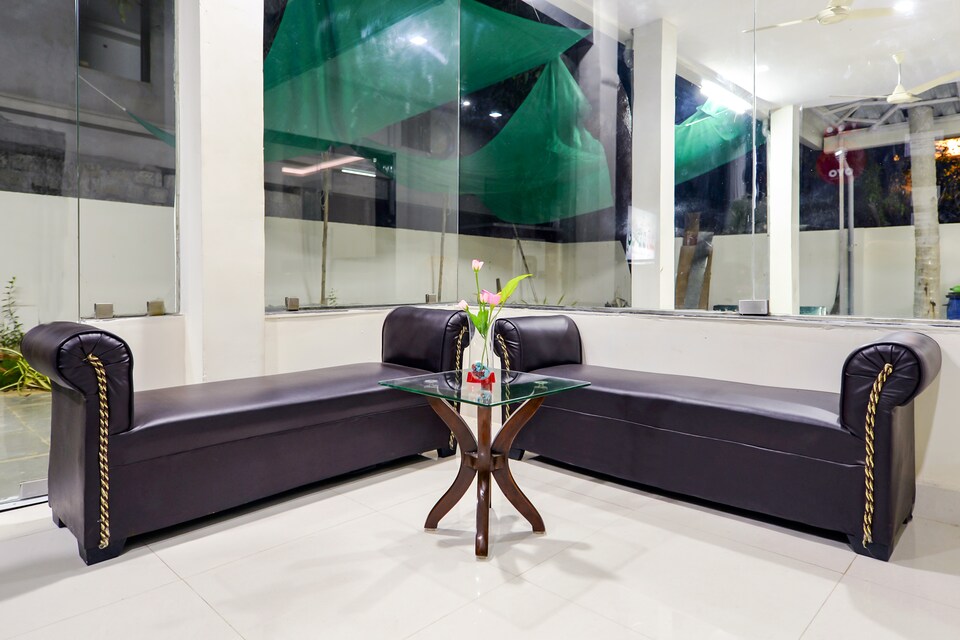 SPOT ON 4404 Essvee Hotels, Mahanadu Extension VIjayawada, Vijayawada