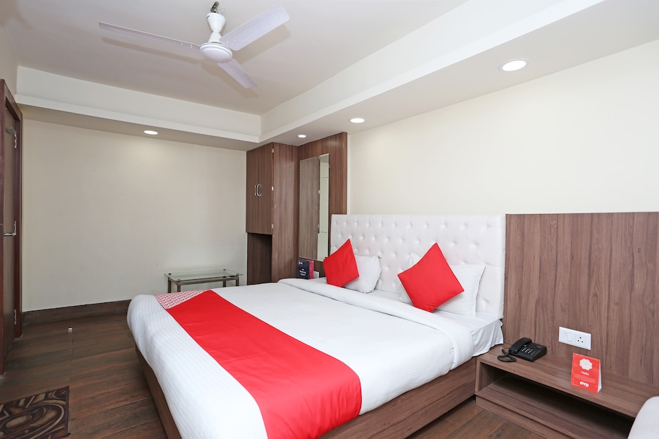 OYO 4406 Hotel Arya Palace, MP Nagar Bhopal, Bhopal