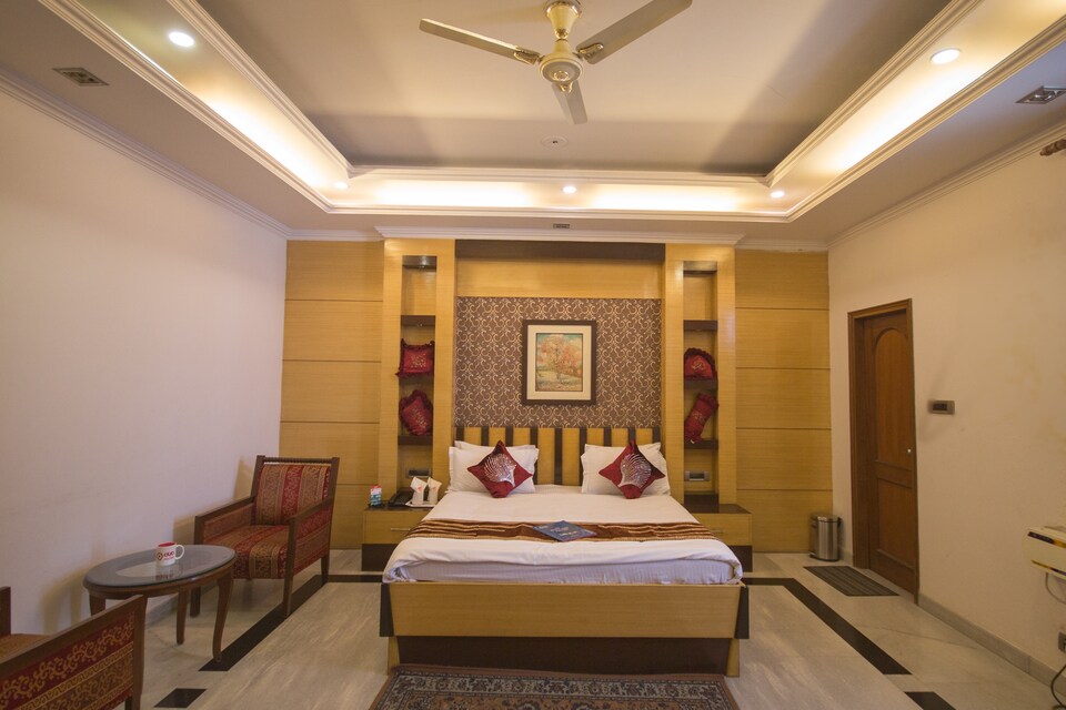 OYO 734 Home Stay Hotel Awadh Inn, Gomti Nagar Lucknow, Lucknow