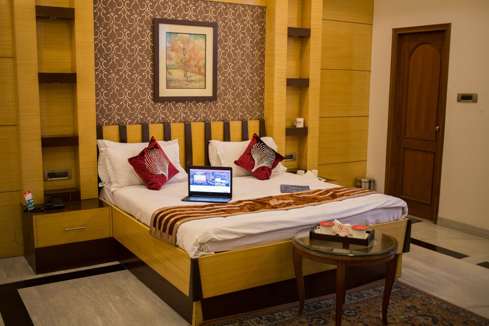 OYO 734 Home Stay Hotel Awadh Inn, Gomti Nagar Lucknow, Lucknow