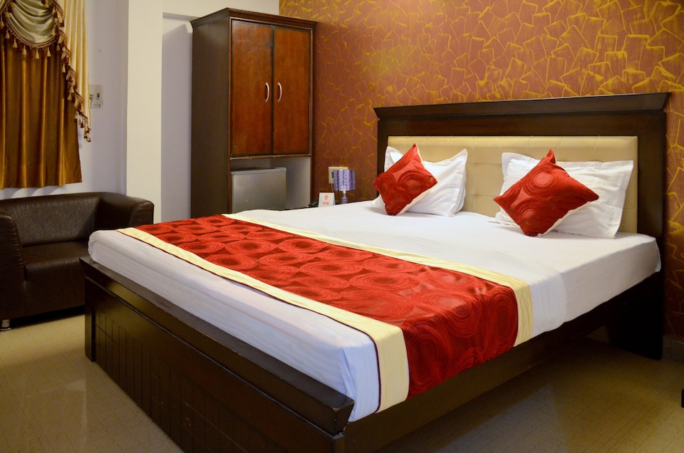 OYO 4426 Hotel Manohar Palace, Charbagh Lucknow, Lucknow