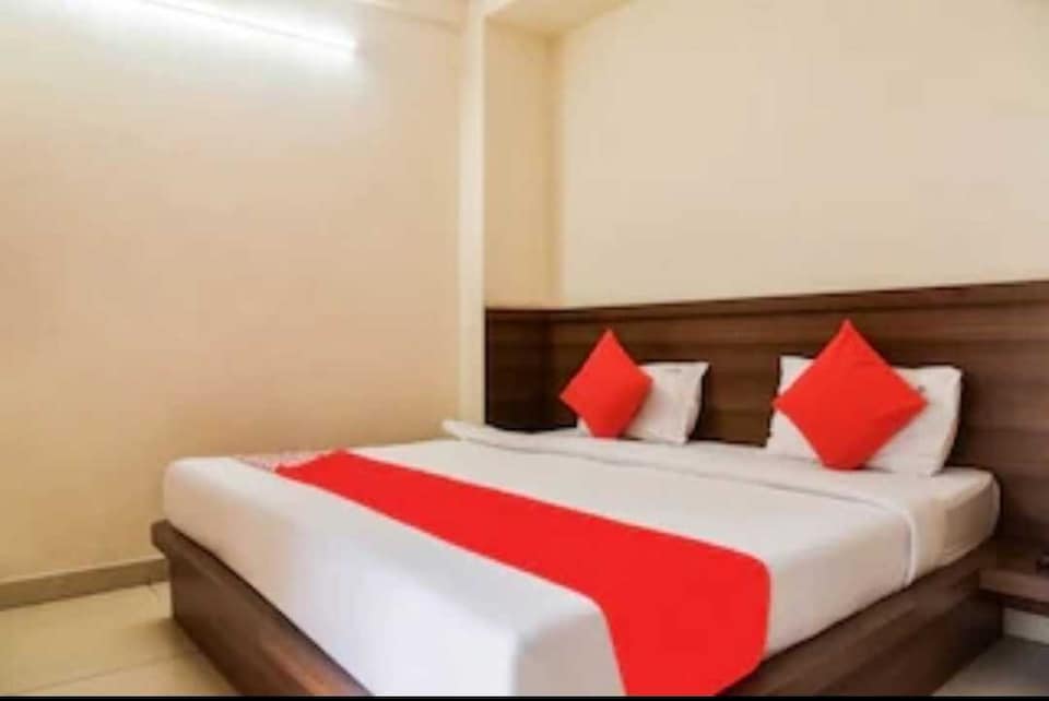 Collection O Hotel Gopi Palace, Hamidia Road Bhopal, Bhopal