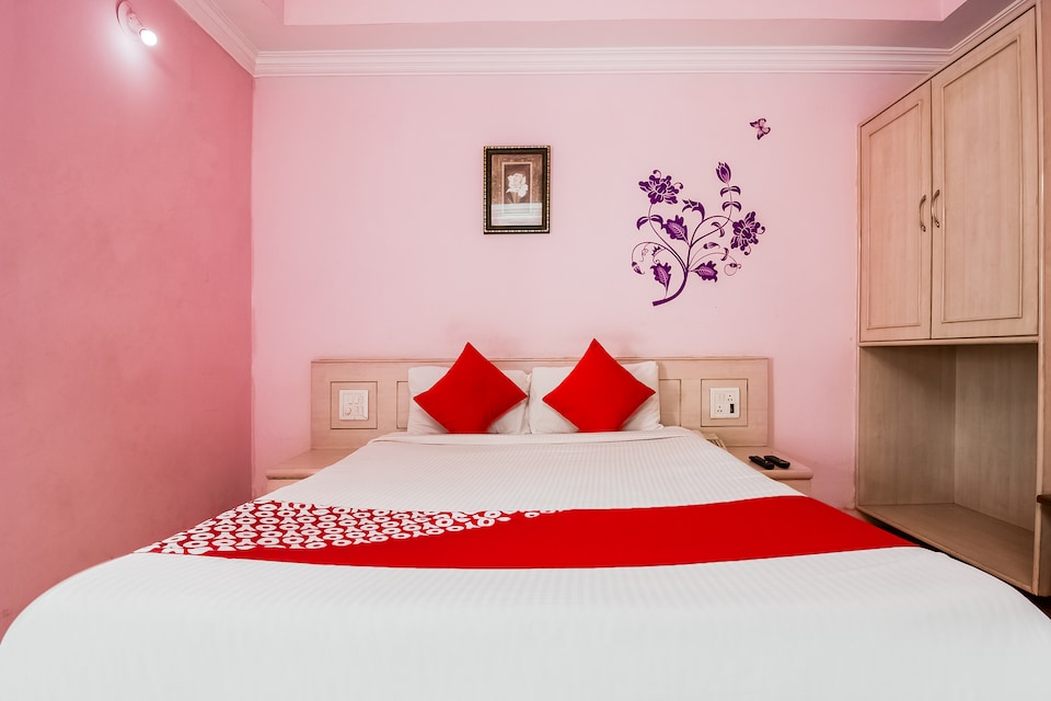 OYO 737 Hotel Manny'S Palace, Secunderabad-II, Hyderabad