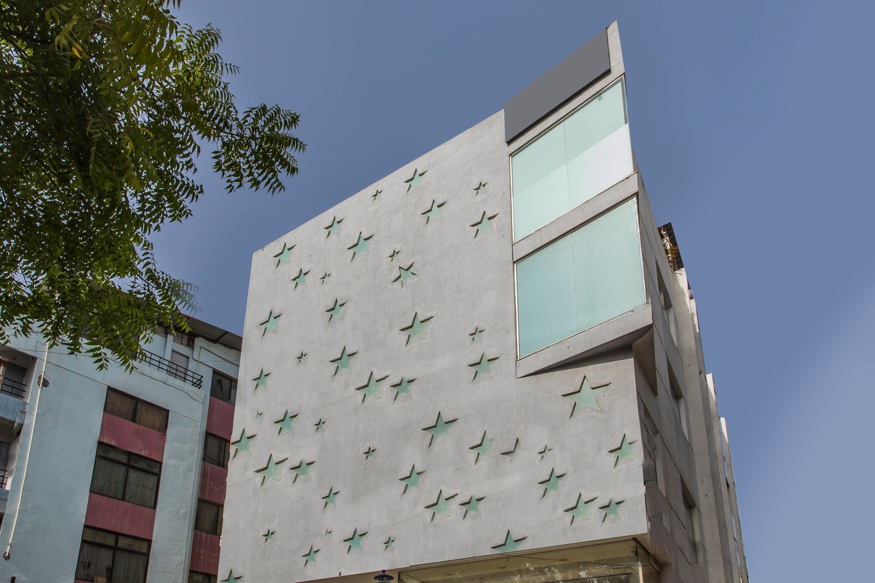 Capital O 14448 Hotel Sapphire Star