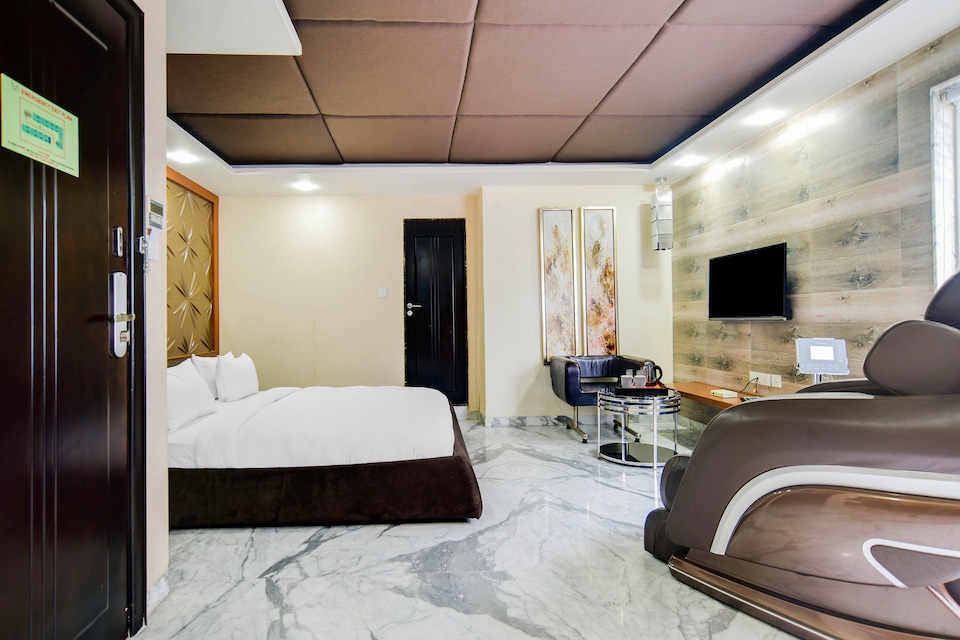 Palette Sapphire Star Chappan Market, MG Road Indore, Indore