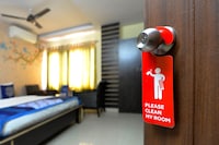 OYO Maruthi Residency Inn Near Miraj Cinemas - Shalini Shivani