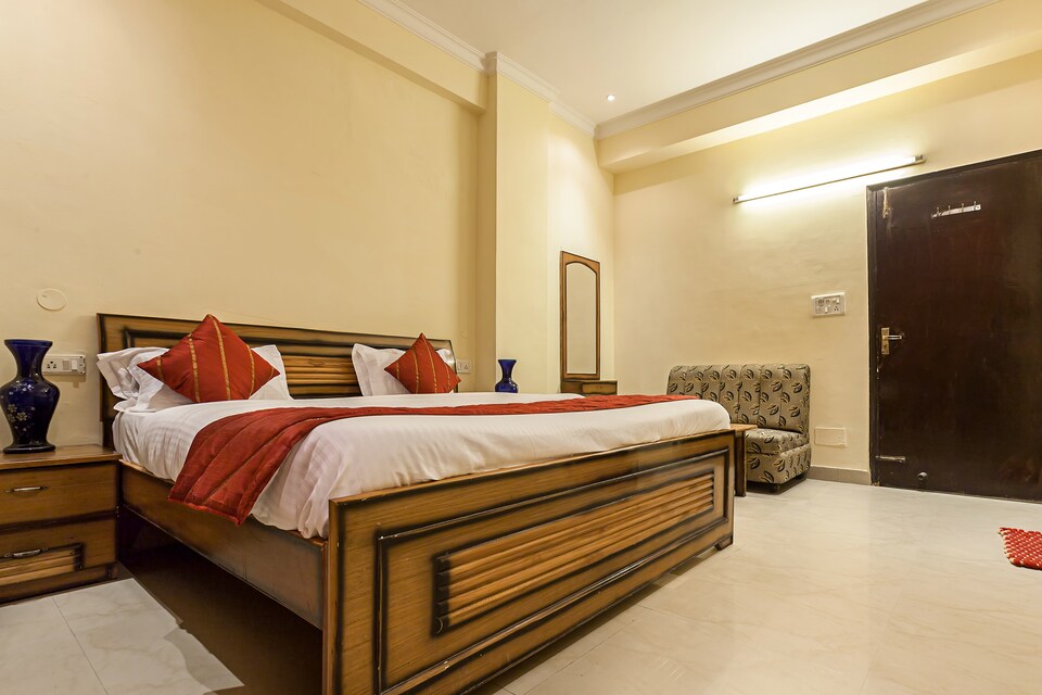 OYO Rooms 012 Noida Film City II, Noida Expressway SEZ, Noida