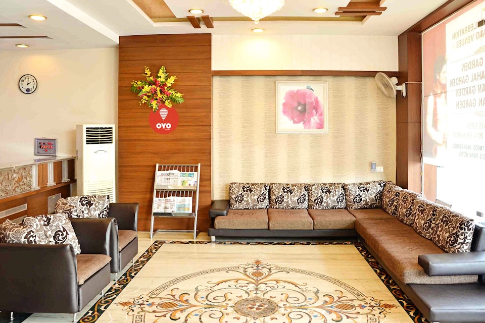 OYO 742 Hotel Kings Park, Bhawarkua Indore, Indore
