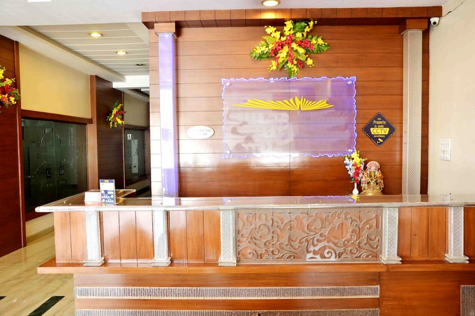 OYO 742 Hotel Kings Park, Bhawarkua Indore, Indore