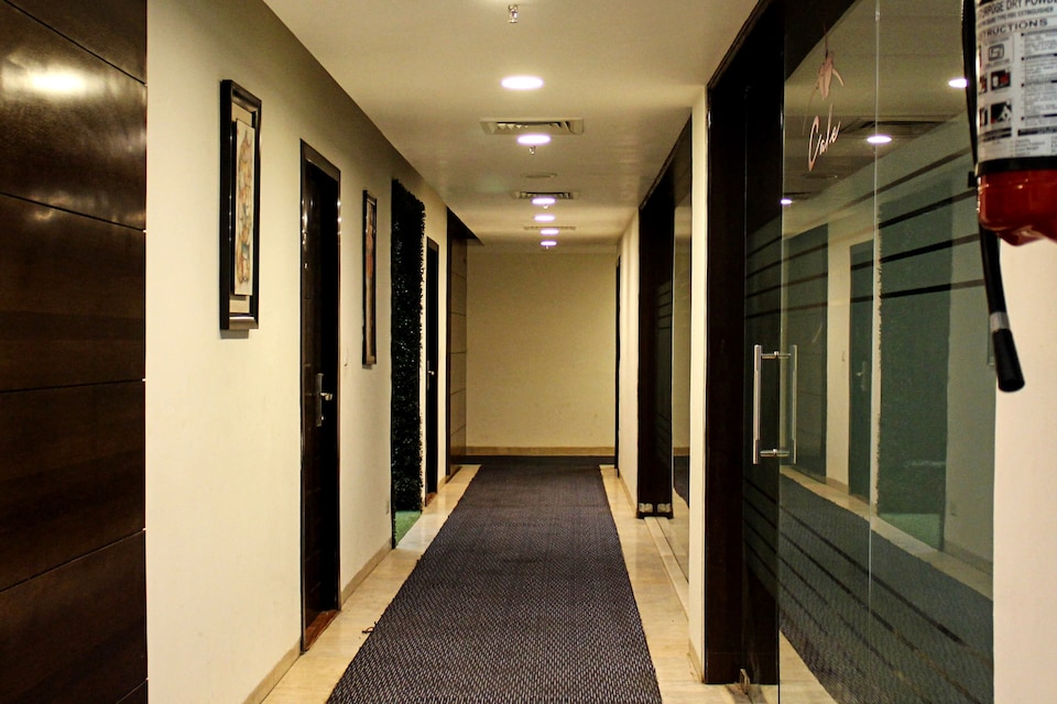 OYO Sobti Continental, Satellite Bus Stand Bareilly, Bareilly