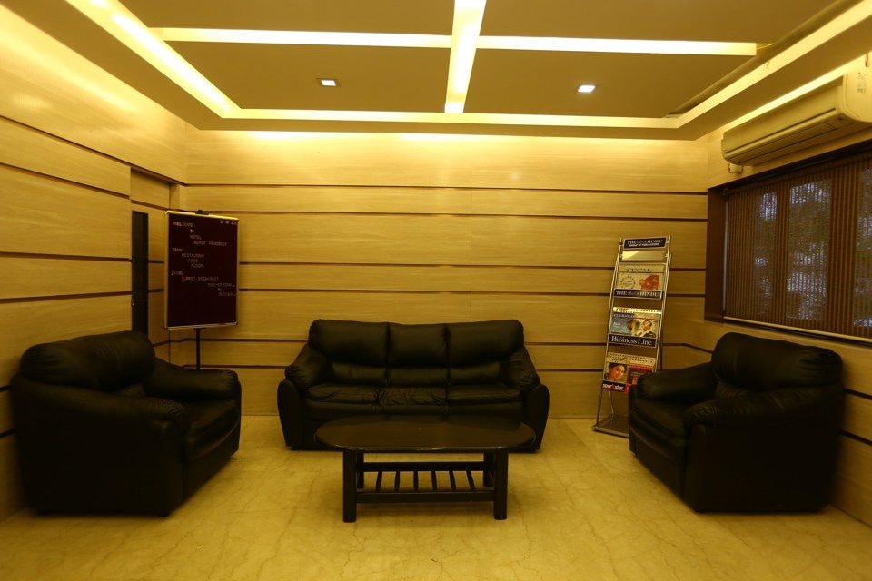 OYO Premium 021 Sri Ramachandra Hospital, Porur Chennai, Chennai