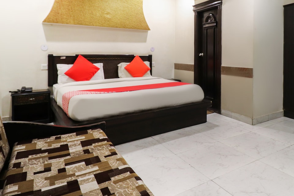 OYO Flagship 4528 Hotel Shagun Palace, Rajpur Road Dehradun, Dehradun