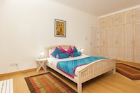 OYO Hotel Colonels' Retreat Near Dwarka Sector 8 Metro Station