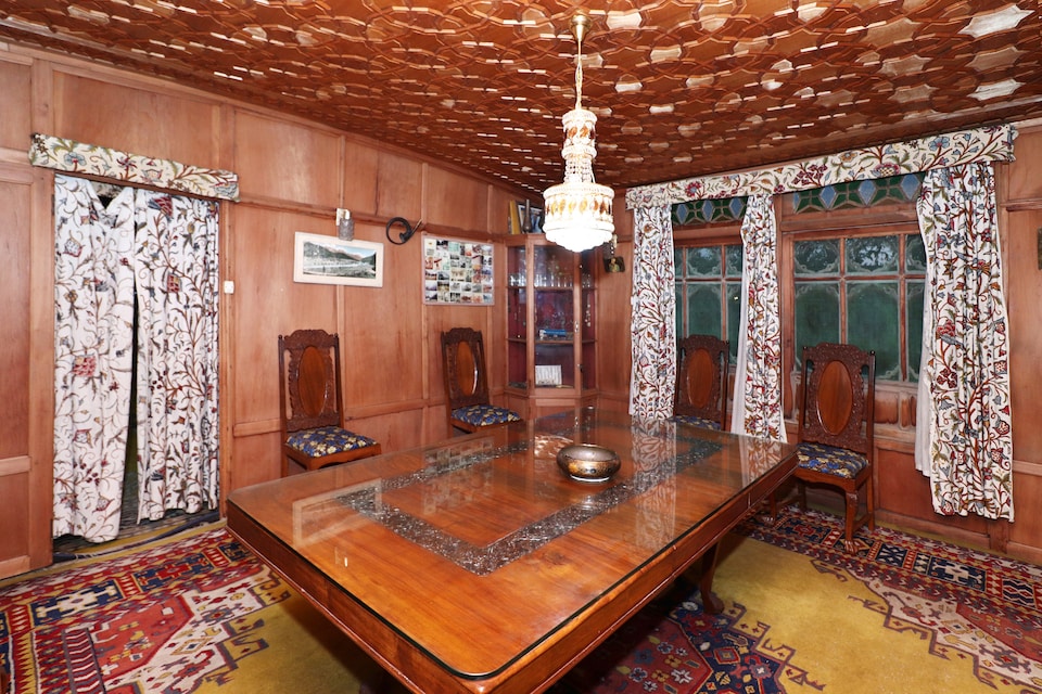 OYO 45251 Billoo Palace Houseboat, Dal Lake, Srinagar