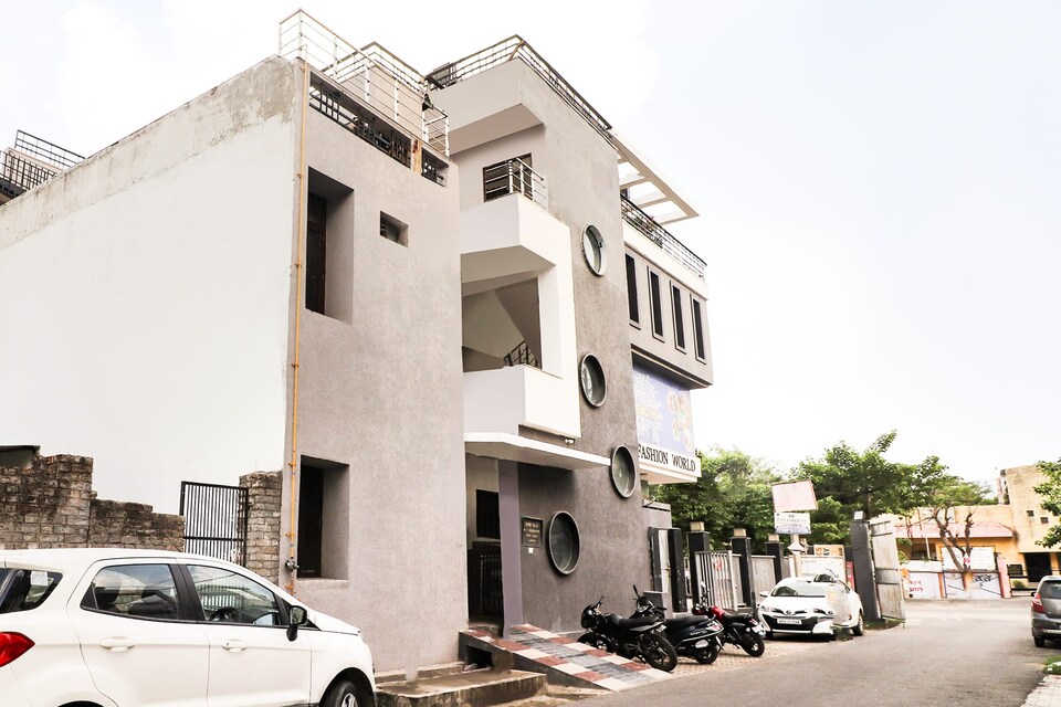 Capital O 45263 Gomti Hospitality, Gomti Nagar Lucknow, Lucknow