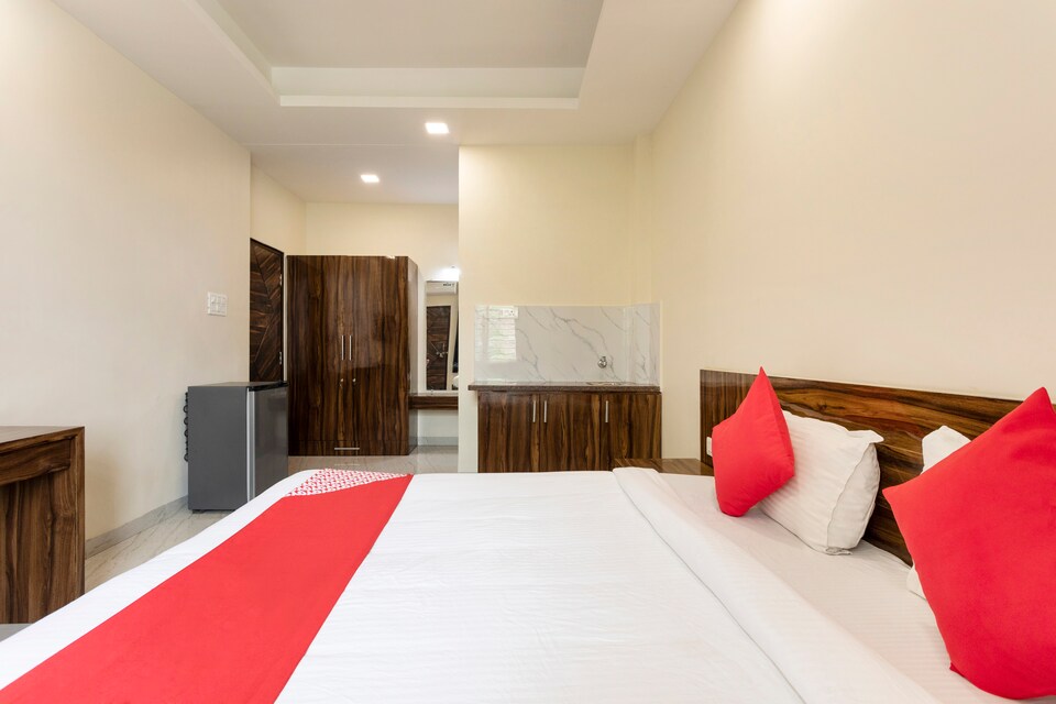 OYO 45279 Hotel Namaste, Bombay Hospital, Indore