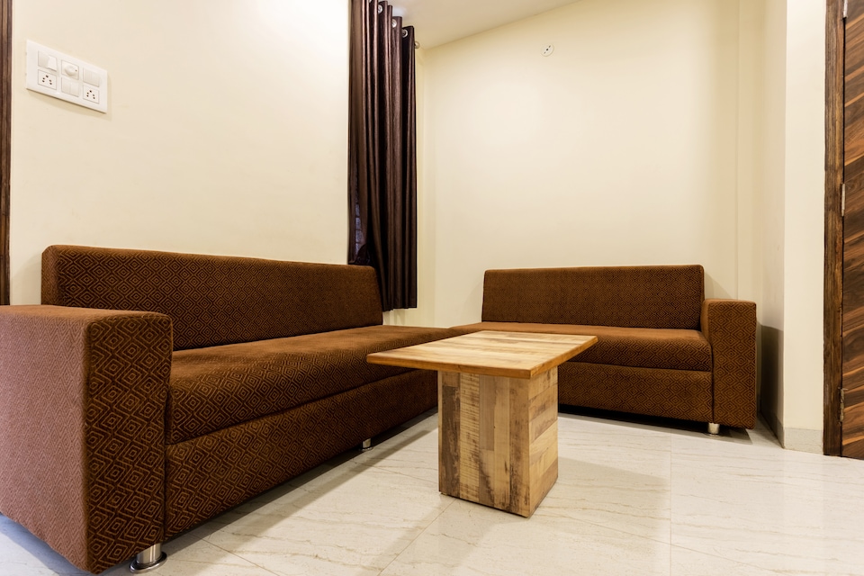 OYO 45279 Hotel Namaste, Bombay Hospital, Indore