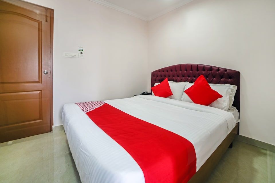 OYO 45290 Royal Inn, M G Road Trivandrum-II, Trivandrum