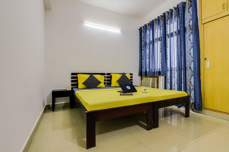 OYO LIFE NOD665 Sector 100, Noida Expressway SEZ, Noida