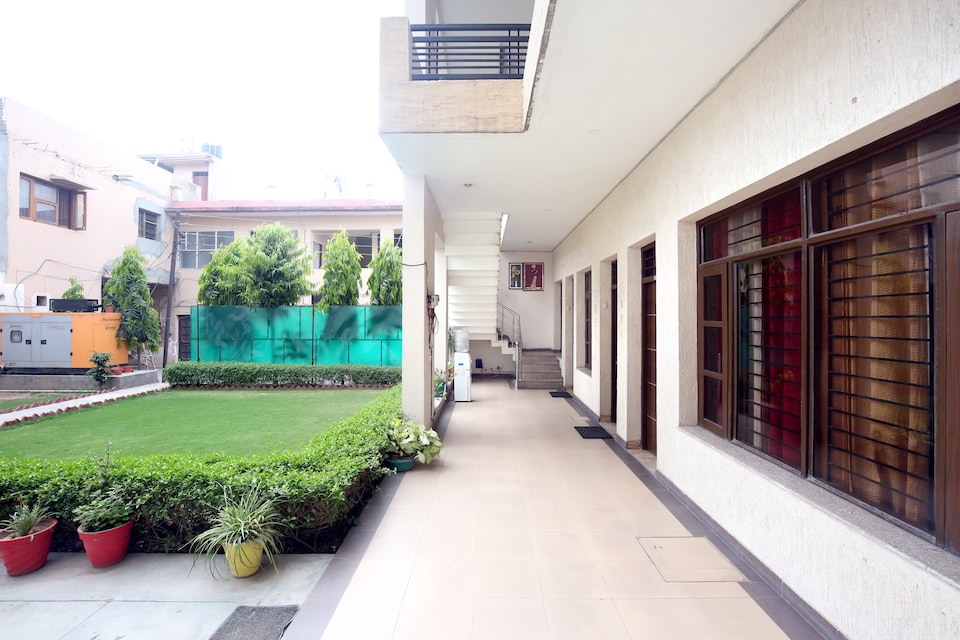 OYO Hotel The Green Park Resort, Zirakpur, Zirakpur