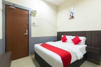 OYO 43939 Chemor Inn