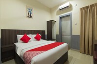 OYO 43939 Chemor Inn