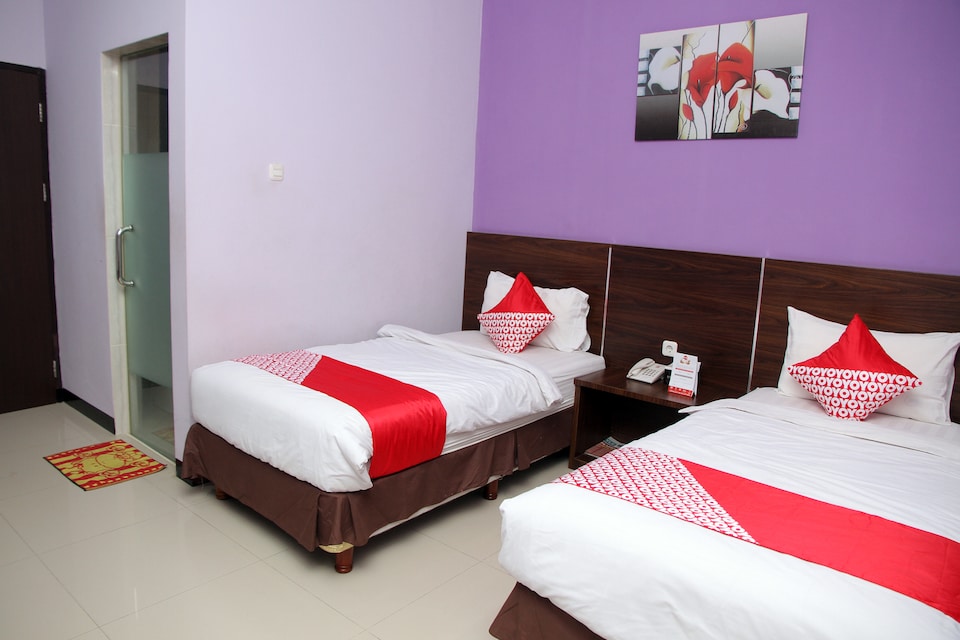 OYO 1138 Purple Hotel, South Palu, Palu