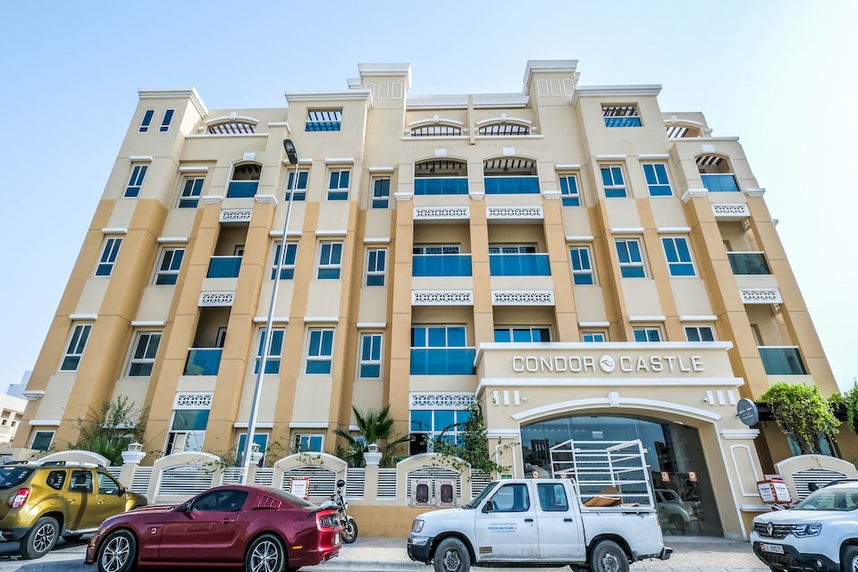 OYO Home 196 2BHK Condor, Jumeirah Village Circle Dubai, Dubai