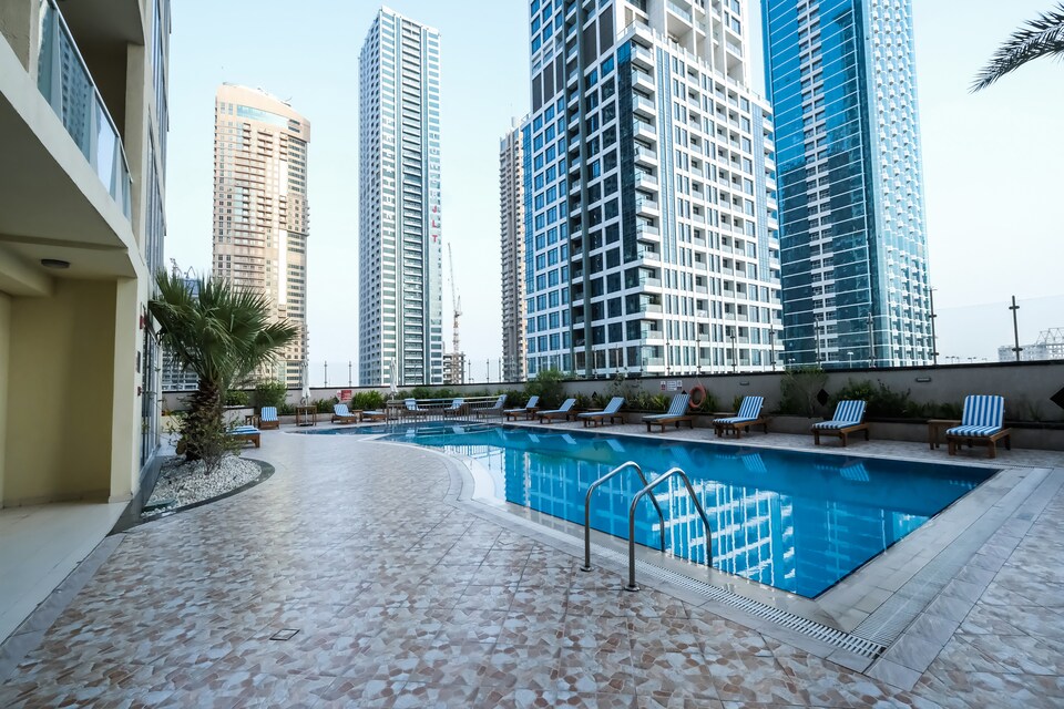 OYO Home 206 1 BR Lake View JLT, Jumeirah Lake Towers Dubai, Dubai