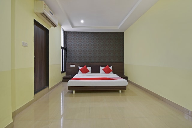 Collection O Latur Ring Road Formerly Vivek Executive