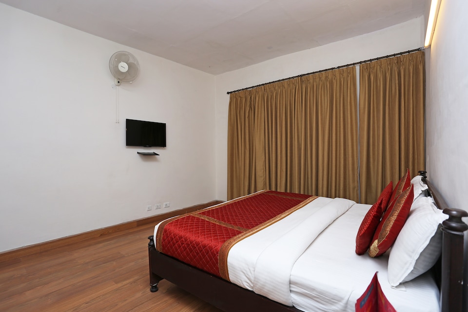 OYO 10959 Hotel Langdale Manor, Mall Road Nainital, Nainital