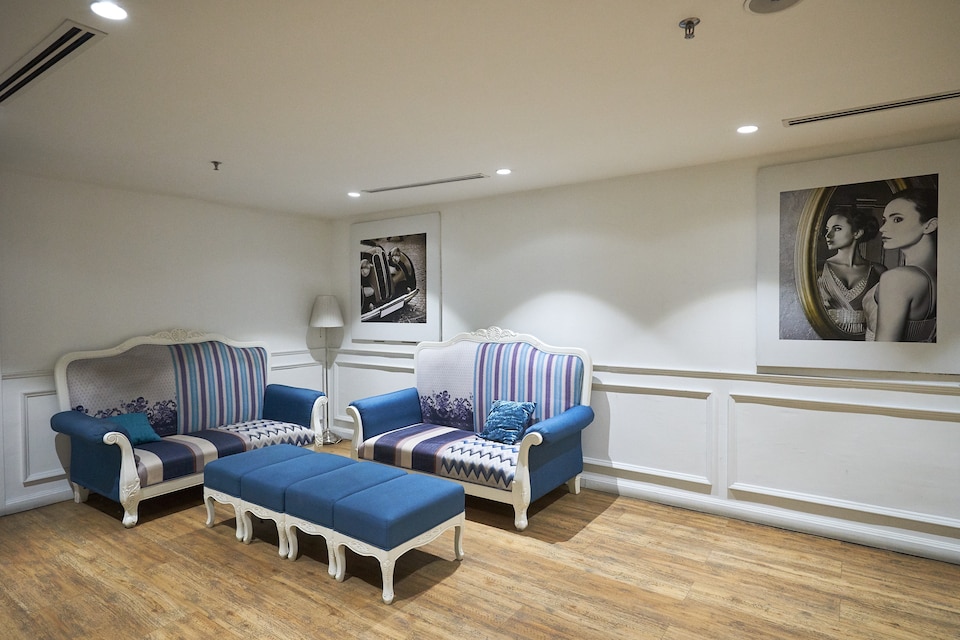 OYO Home 43945 Colorful Studio Empire City Halo Sunday, Damansara Perdana, Petaling Jaya