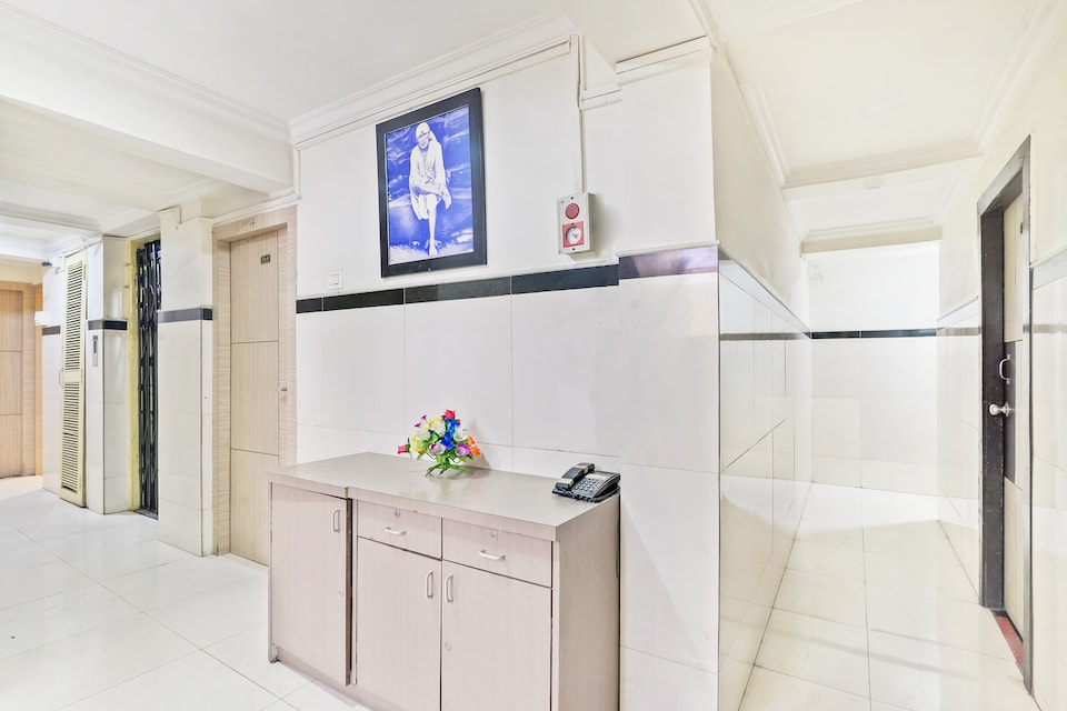 Capital O 4552 Hotel Sharada International, Thane Mumbai, Mumbai