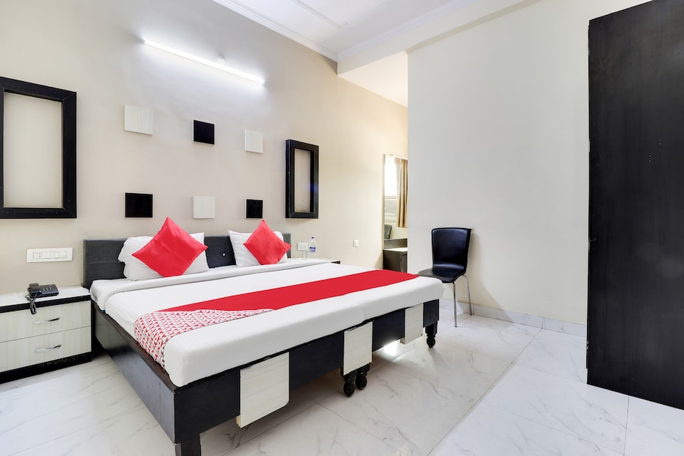 OYO 45348 Hotel Chaudhary Palace, Etawah, Etawah