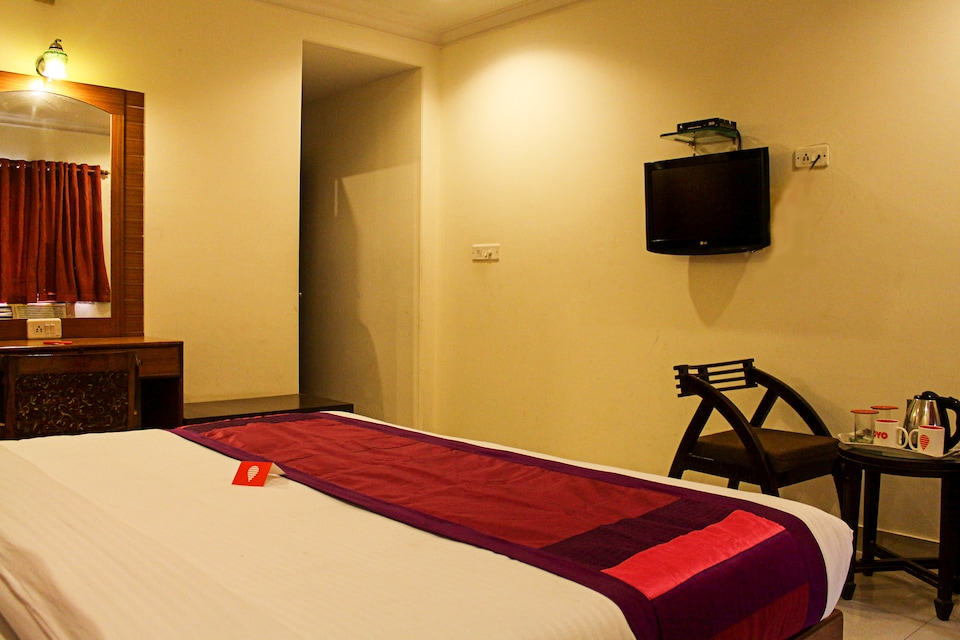 Capital O Hotel Heritage, Fatehabad Road, Agra