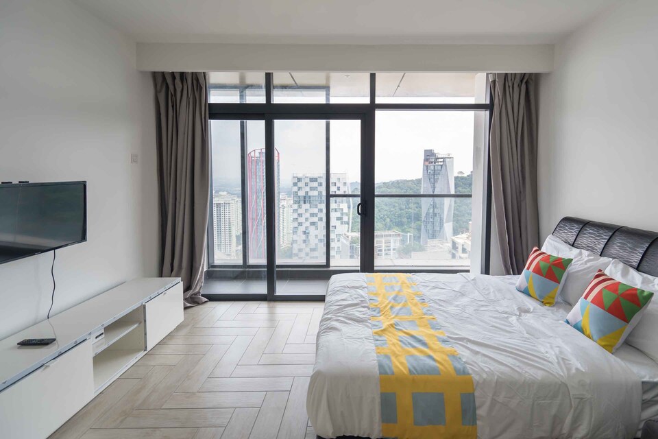 OYO Home 43950 Pleasant Studio Empire City Marriot, Damansara Perdana, Petaling Jaya